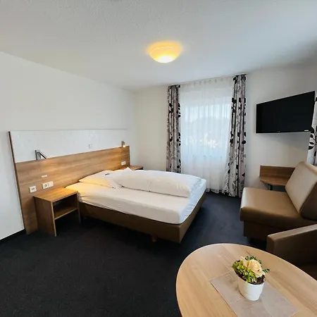 Tiptop Hirt Hotel