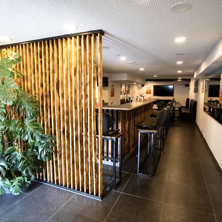 Tiptop Hirt Hotel